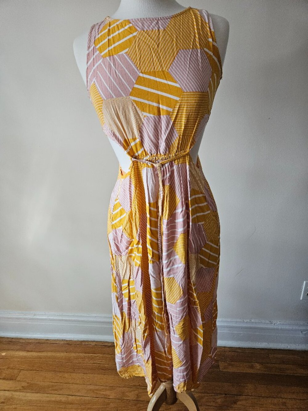 Valija Summer Dress with Side Cutouts Size M